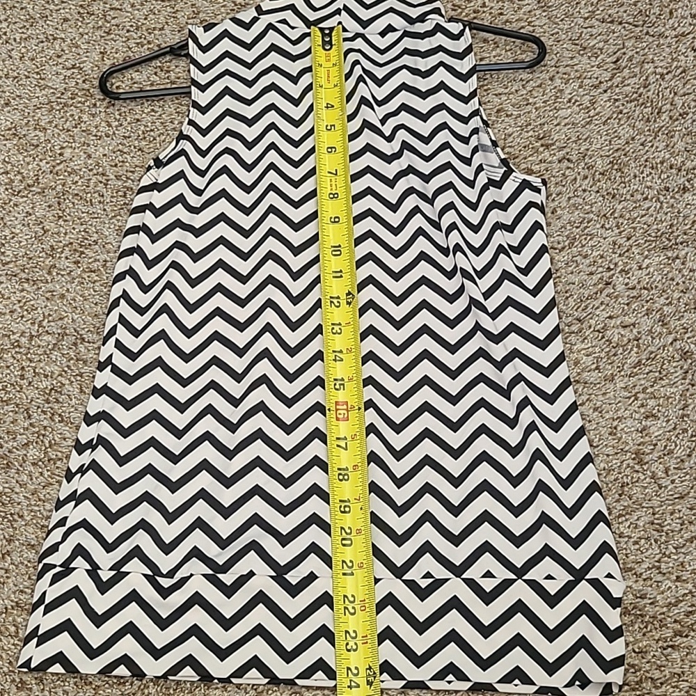 PerSeption Concept Monochrome Geometric Top - Picture 6 of 7